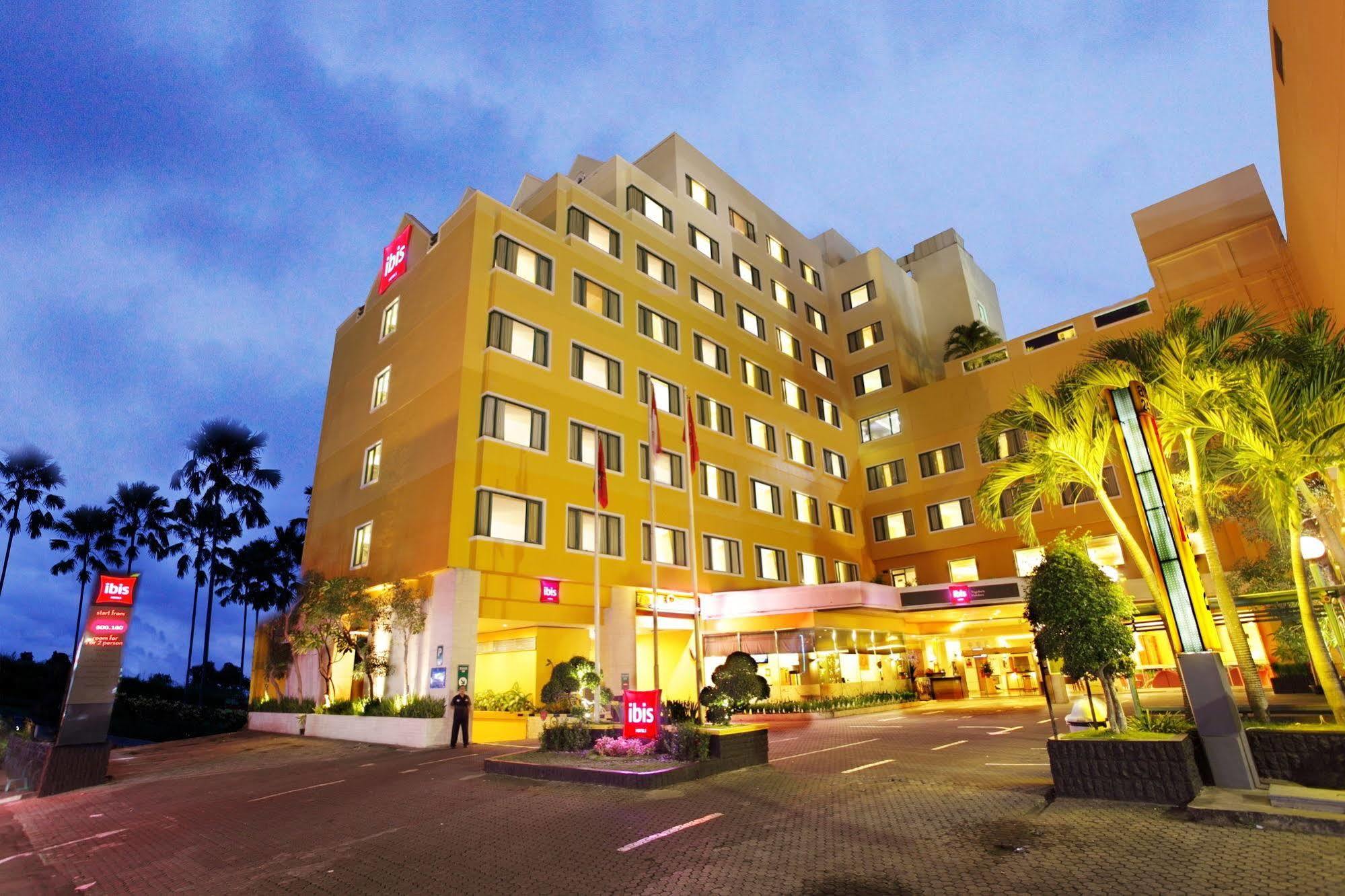 Ibis Malioboro Hotel Yogyakarta Exterior photo